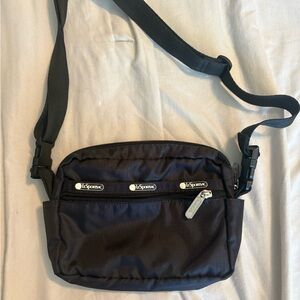 Lesportsac Black Nylon Messenger Crossbody Bag